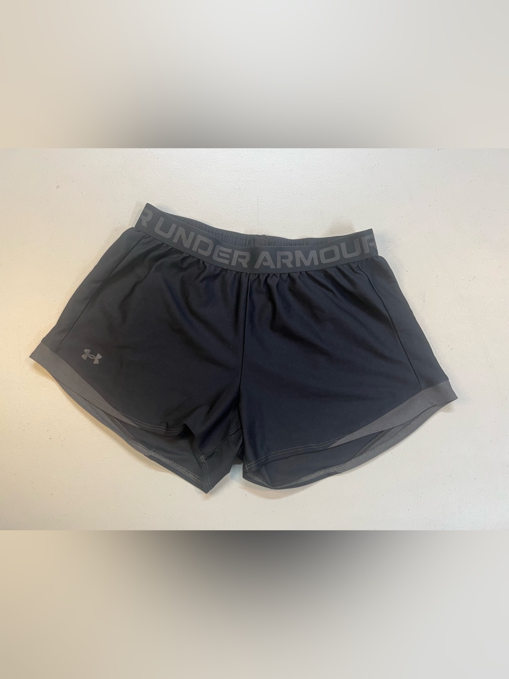 Under Armour Compression Shorts Women’s Medium Black Athletic Workout Activewear